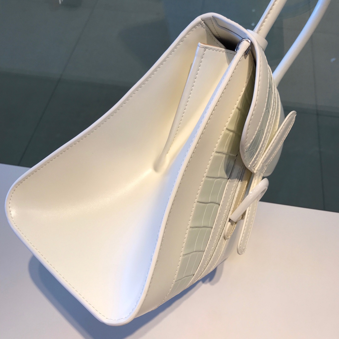 델보 브리앙 박스백 미듐